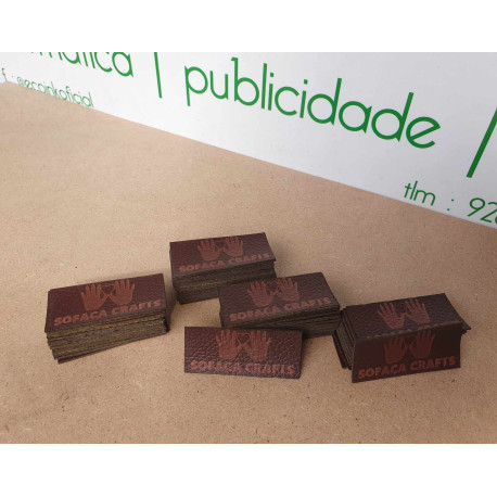 Etiquetas em Pele com Adesivo